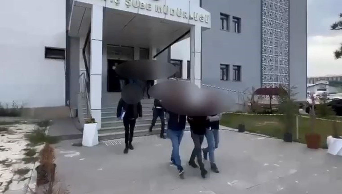 Özel ekip 560 saatlik görüntüyü inceledi, 2 cinayet şüphelisi tutuklandı Özel ekip 560 saatlik görüntüyü inceledi, 2 cinayet şüphelisi tutuklandı