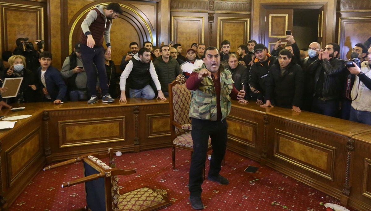 Ermenistan'da Paşinyan protestoları