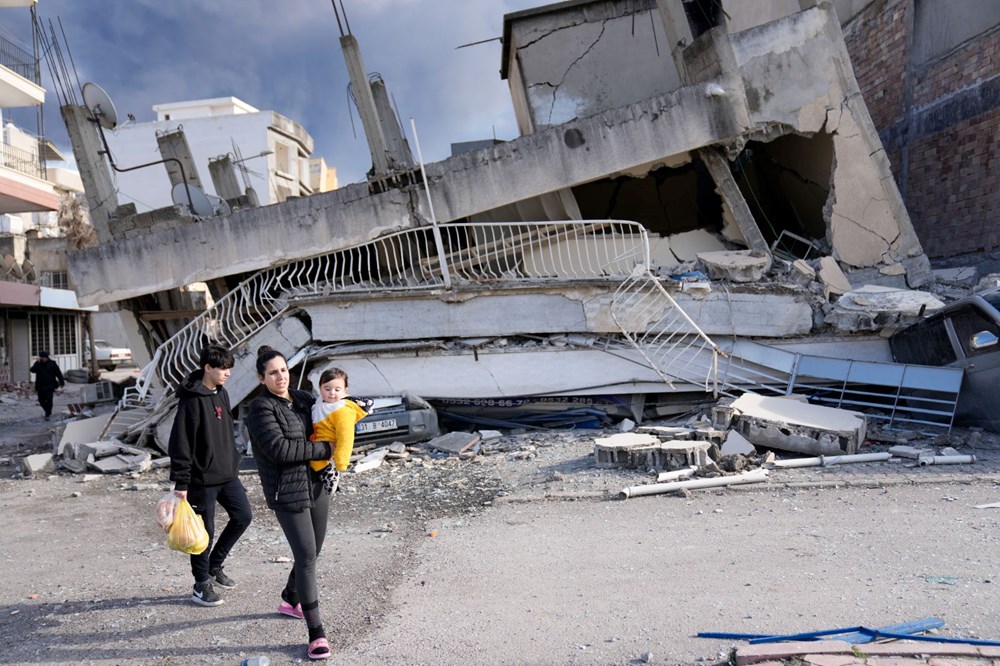 6 Şubat depremlerinin 1. yılı dünya basınında: Hayat kıvılcımını yitirdi - 3