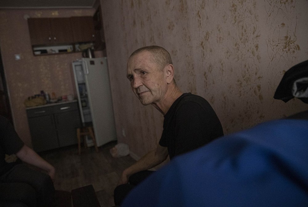 Ukrayna'daki savaşta üç ay sığınakta kalan İzyumlu aile yaşadıklarını anlattı: Oğlum patlamaları duymasın diye başını battaniye ile örttük - 12