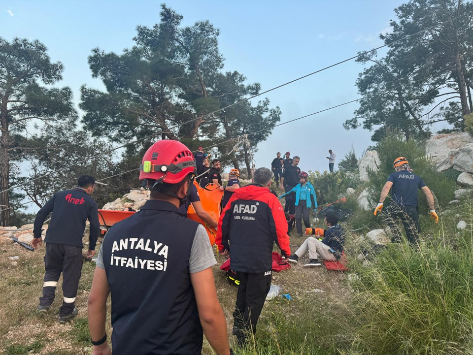 Antalya'da teleferik kabini düştü: 1 ölü, 7 yaralı - 1