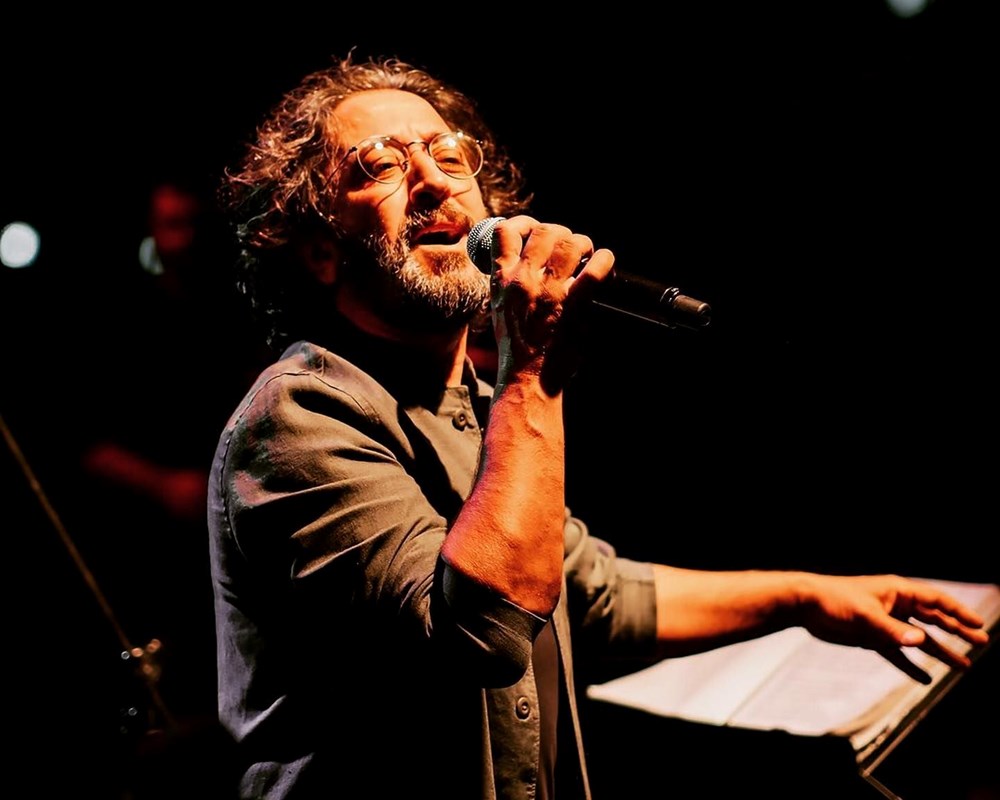 Hakan Kurtaş'ın Zamanda Yolculuğu: Babasıyla İnanılmaz Benzerliği! 197 6Jd1PSs J0SgyXI4pe 5cw