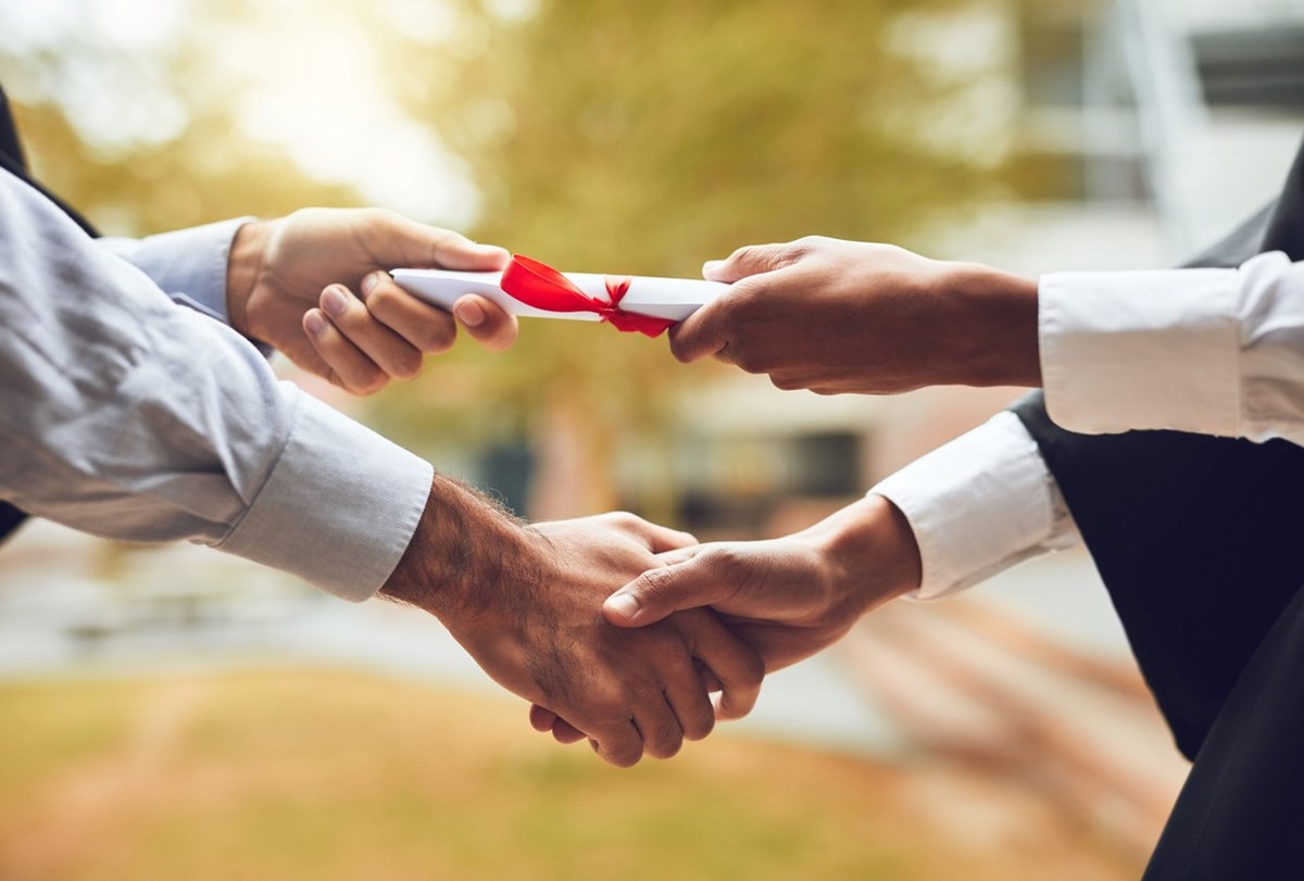 Çetenin sahte e-imzalarla çok sayıda sahte diploma hazırladığı öne sürülüyor