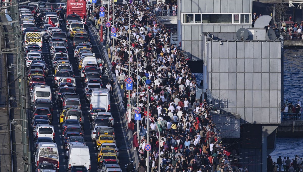 İstanbul trafiğinde 100. yıl yoğunluğu