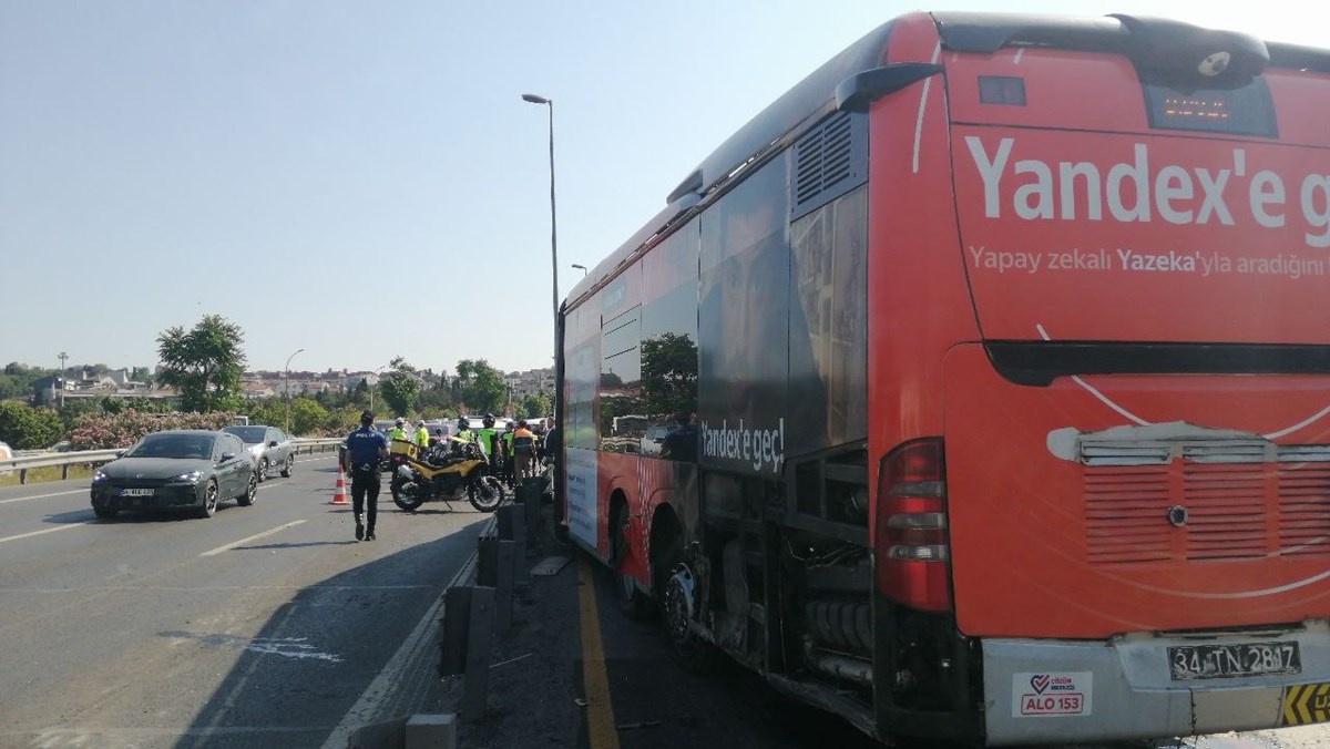 Kaza nedeniyle bölgede trafik yoğunluğu yaşanıyor