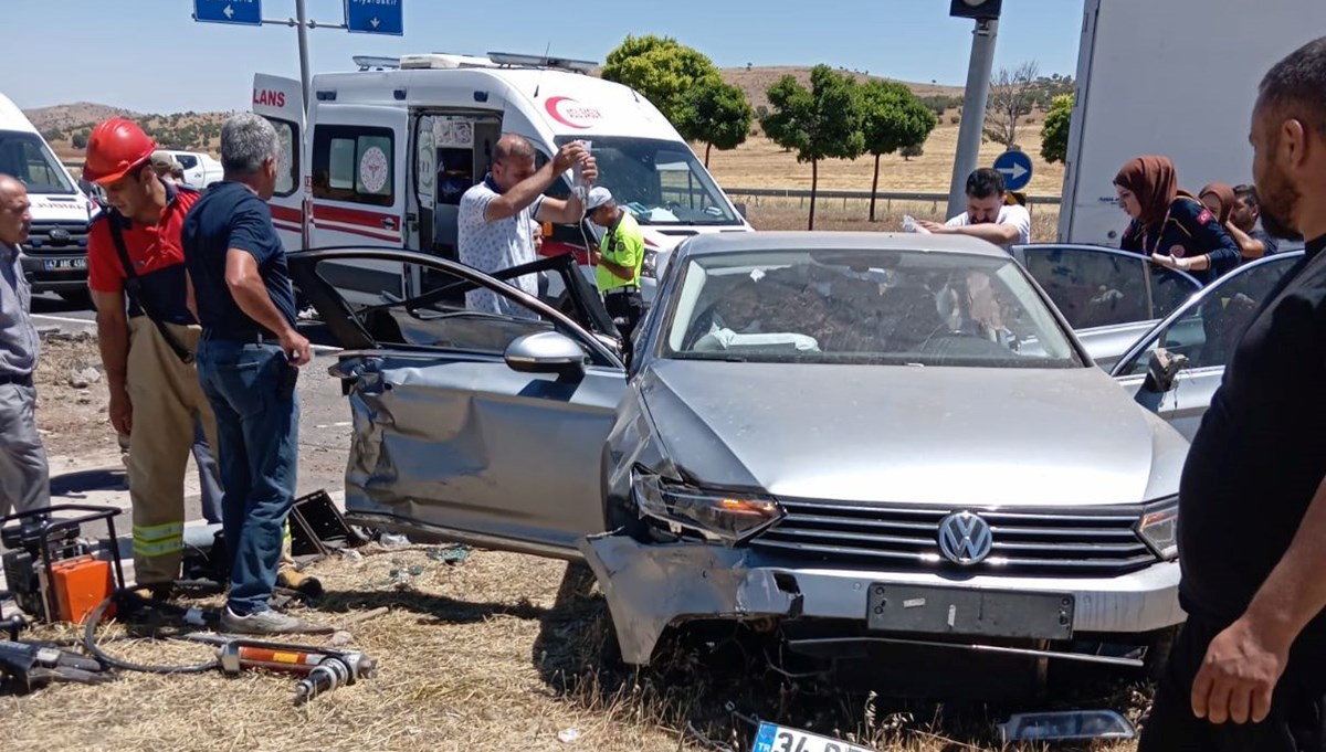 Mardin'de TIR ile otomobil çarpıştı: 6 yaralı