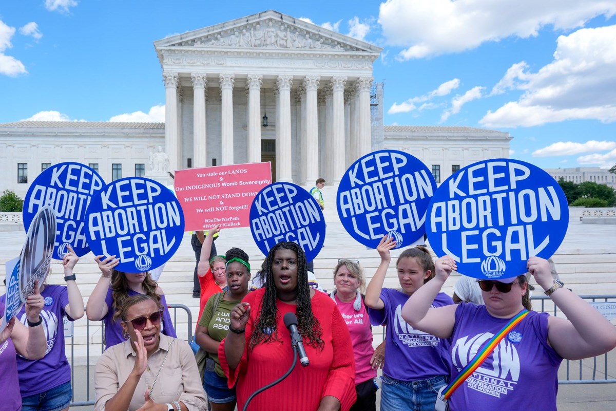 Roe v. Wade kararınının iptalinin ikinci yılı: Kürtaj destekçileri ve karşıtlarından eylem