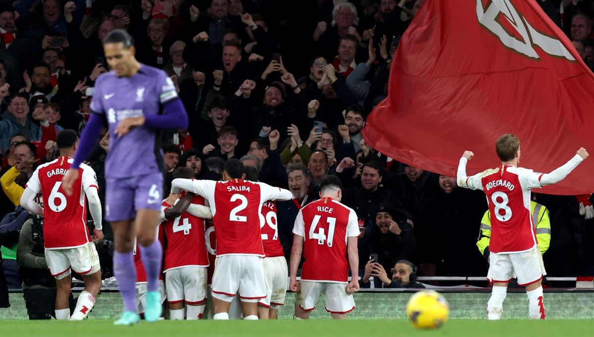 Arsenal evinde Liverpool'u 3-1 ile geçti