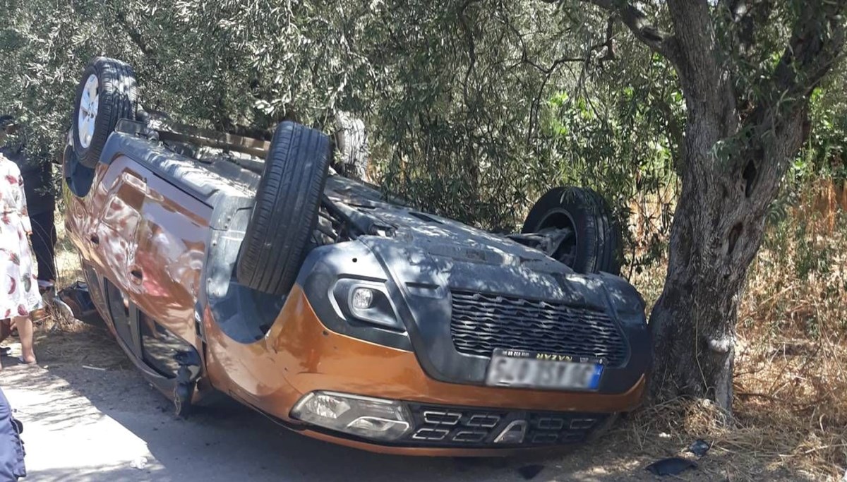 Balıkesir'de otomobil takla attı
