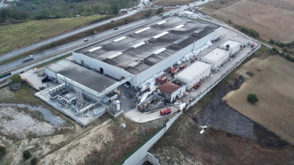 İstanbul'da fabrika bahçesinde yangın - 1