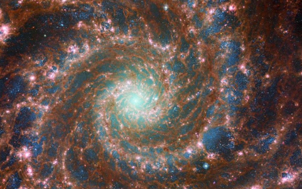 NASA yeni fotoğraflar paylaştı: Evrenin sırları aydınlanıyor - 27