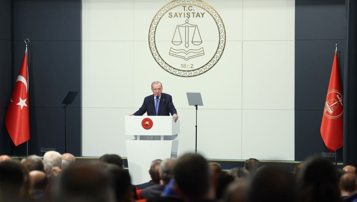 Cumhurbaşkanı Erdoğan: Yeni anayasa borcumuz var Cumhurbaşkanı Erdoğan: Yeni anayasa borcumuz var