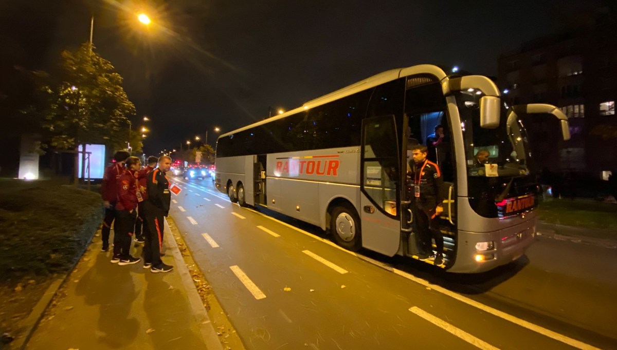 Ümit Milli Takımı'nı taşıyan otobüs arıza verdi, maçın başlama saati ertelendi