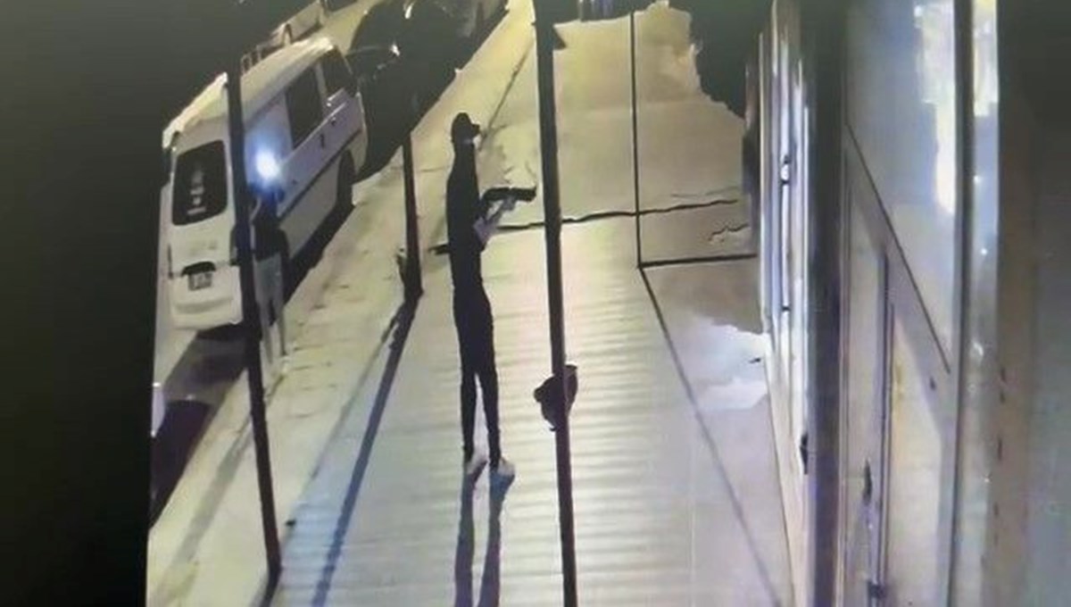 Denizli'de iş yerine silahlı saldırı Denizli'de iş yerine silahlı saldırı