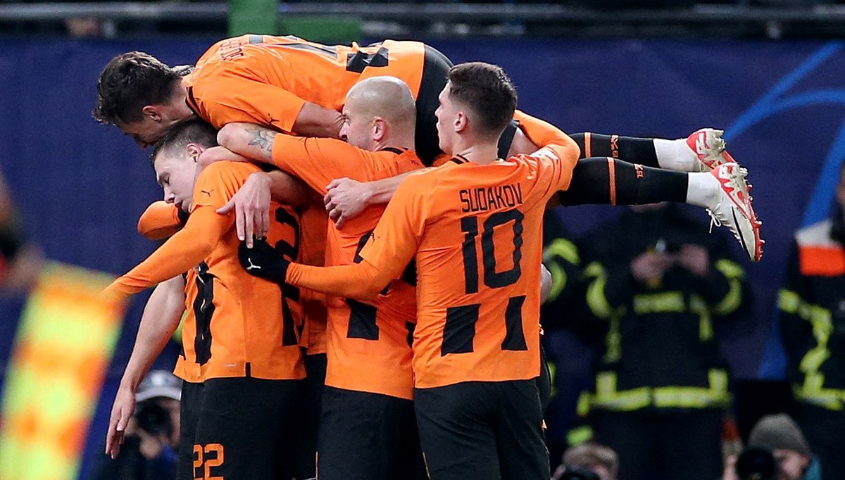 UEFA Şampiyonlar Ligi'nde gecenin sonuçları: Manchester City ve Leipzig turladı UEFA Şampiyonlar Ligi'nde gecenin sonuçları: Manchester City ve Leipzig turladı