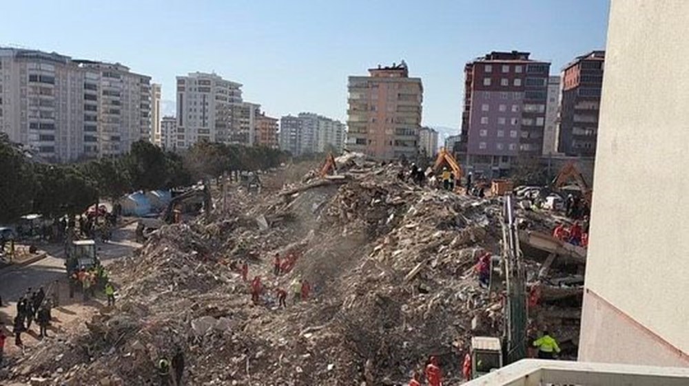 Depremde 150 kişinin öldüğü sitenin zemin etüdü göz kararıyla yapılmış - 9