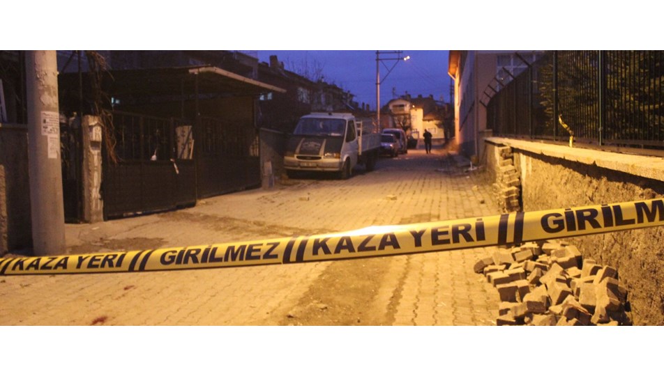 Kütahya'da ev sahibi kiracı kavgası : 1 ölü, 7 yaralı
