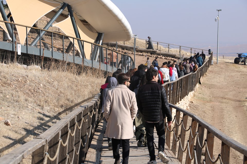 Tarihin sıfır noktası Göbeklitepe'ye ziyaretçi akını - 1