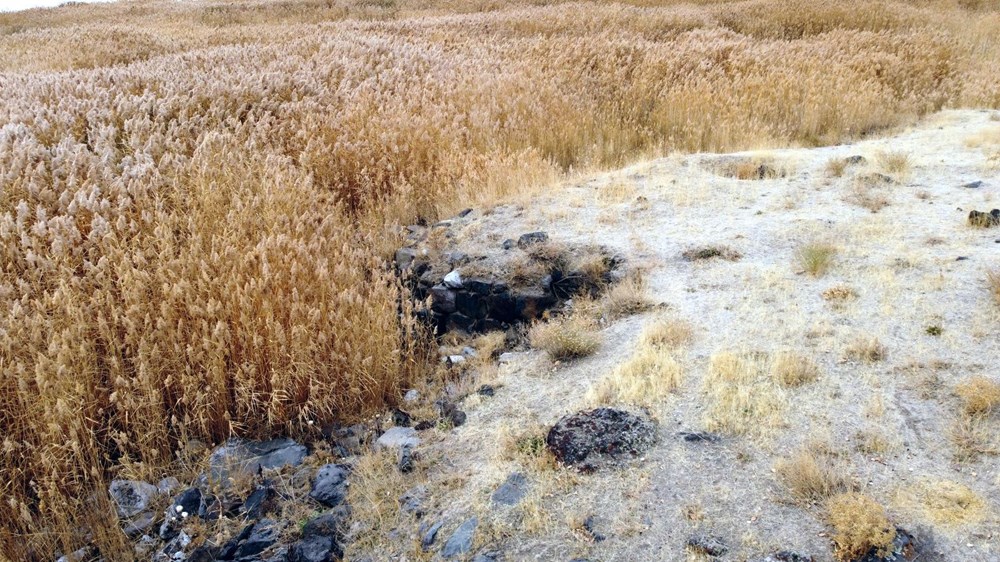 Van Gölü çekilince Urartular dönemine ait liman kalıntıları ortaya çıktı - 8