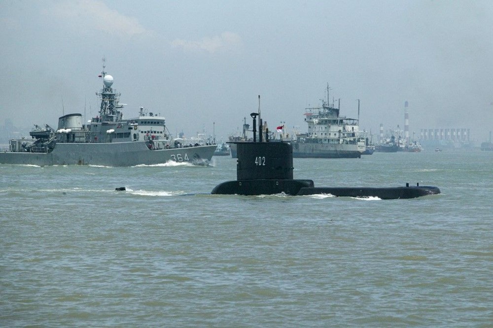 Missing submarine wreck fragments found in Indonesia - 2