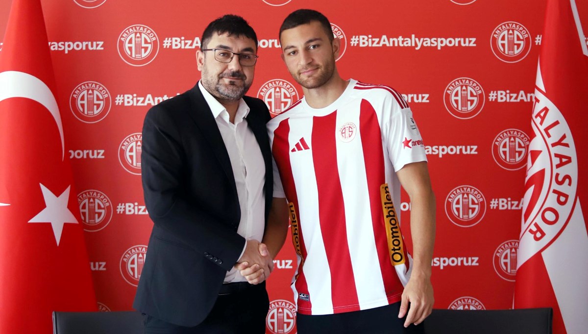 Antalyaspor'dan Emrecan Uzunhan için imza töreni Antalyaspor'dan Emrecan Uzunhan için imza töreni