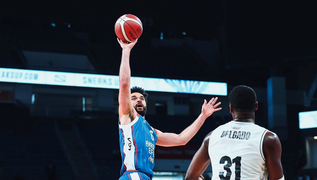 Anadolu Efes'ten Beşiktaş Emlakjet'e 15 sayı fark Anadolu Efes'ten Beşiktaş Emlakjet'e 15 sayı fark