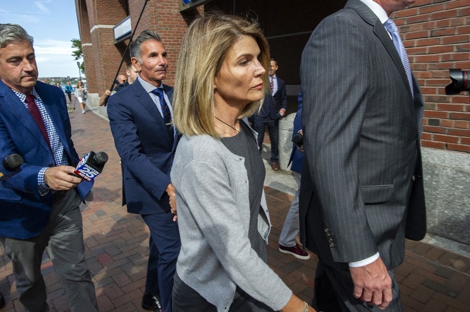 Lori Loughlin rüşvet skandalı sonrası oyunculuğa dönüyor - 1