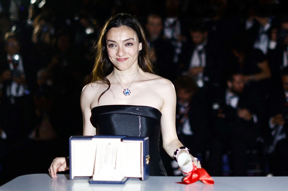 Merve Dizdar Cannes Film Festivali'nde en iyi kadın oyuncu ödülünü aldı - 8