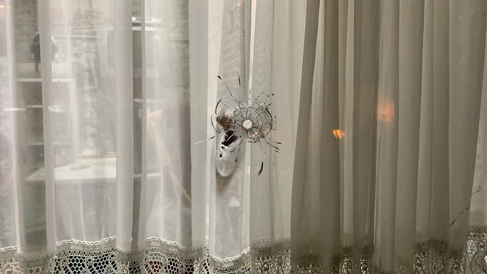 Ataşehir'de restoranda küfür kavgası: Bıçaklanan müşteri kurşun yağdırdı - 2
