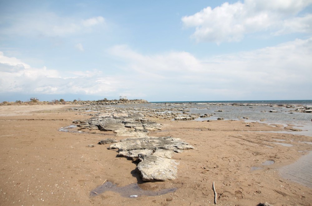 Море ушло от берега в турции. Море ушло от берега Турция. Море ушло от Турции. Море отошло от берега в Турции. Побережье Средиземного моря Турции.
