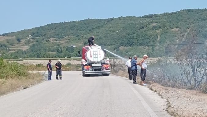 Çaycuma'da çalılık alanda yangın çıktı