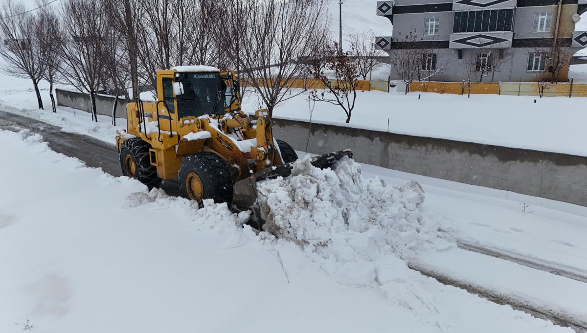 Bitlis’te kar hayatı olumsuz etkiledi Bitlis’te kar hayatı olumsuz etkiledi