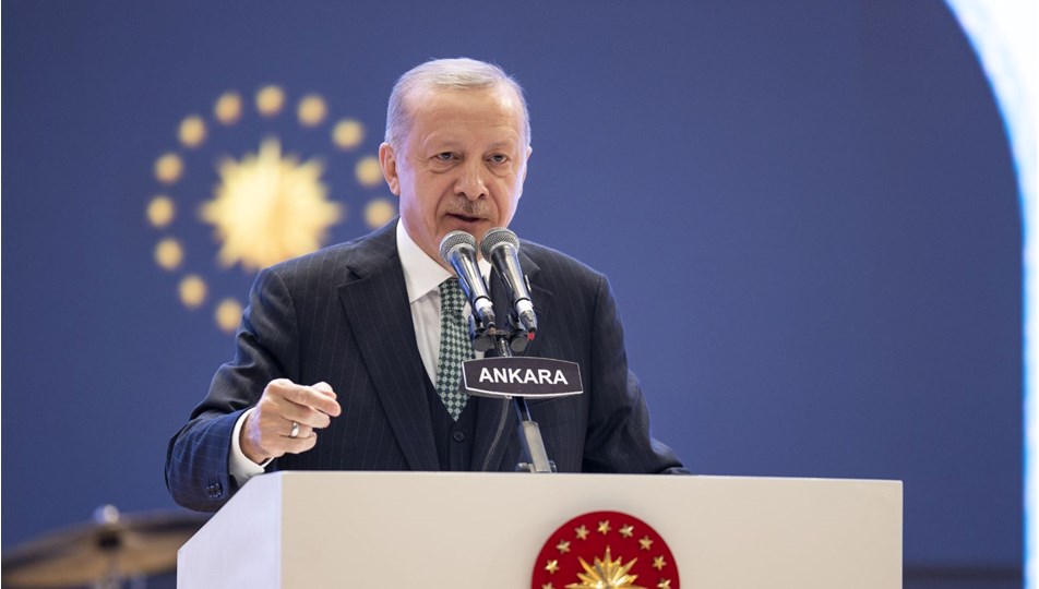 Cumhurbaşkanı Erdoğan'dan gençlere mesaj: Hayallerinizden asla vazgeçmeyin