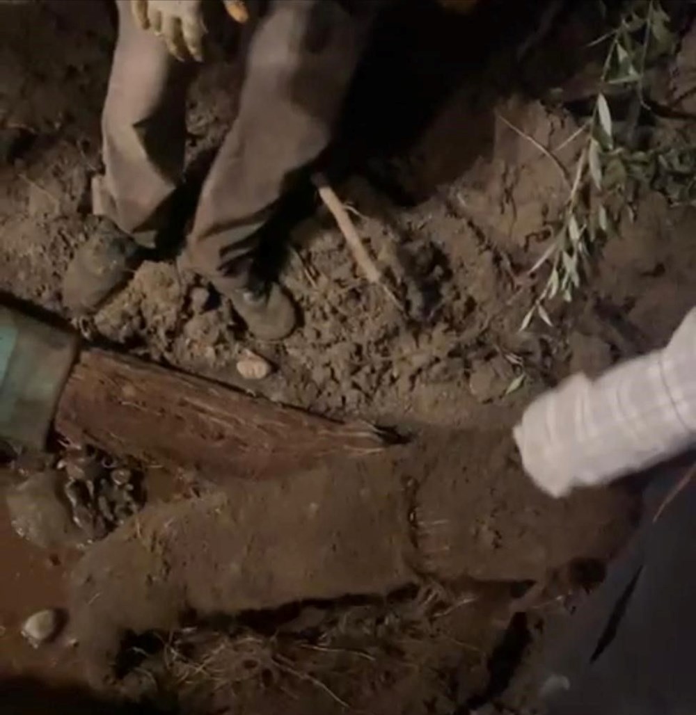 Su borusundan 15 metre ağaç kökü çıktı - 2