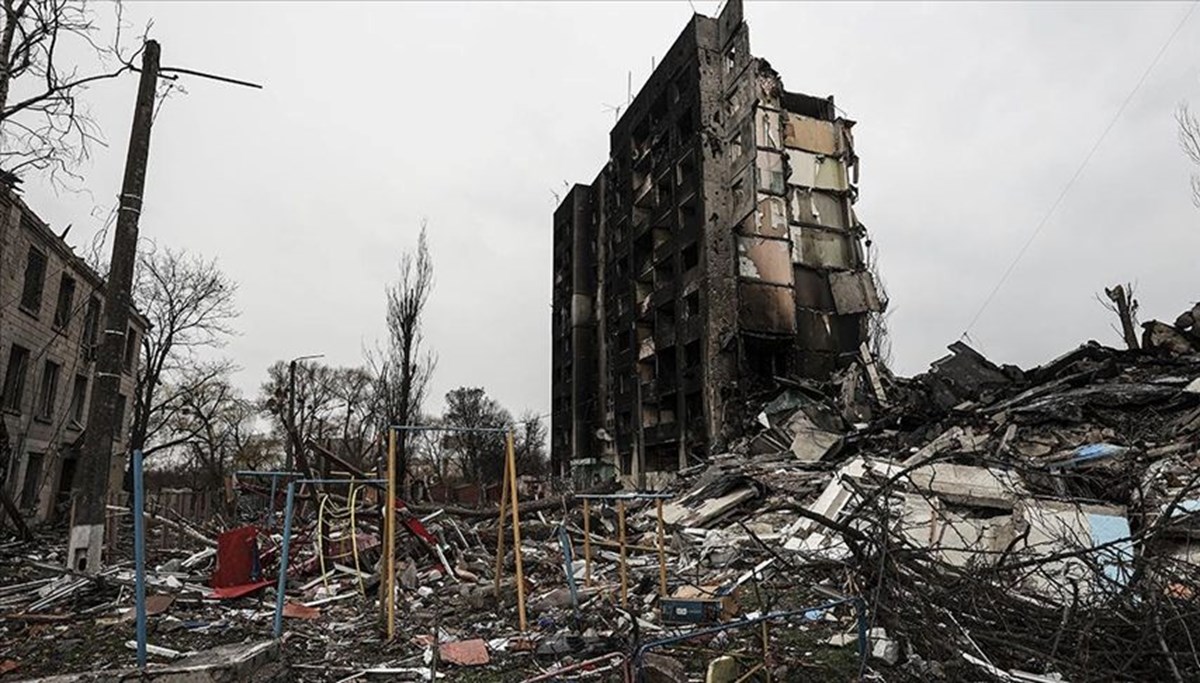 Ukrayna'da harabeye dönen Borodyanka'da ceset arama çalışmaları başladı