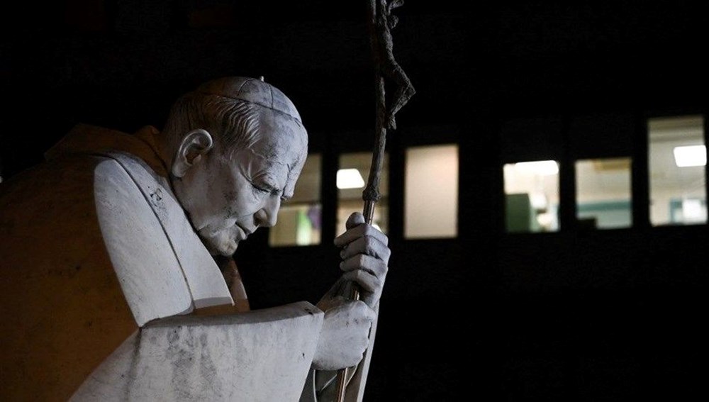 Nostradamus'un Vahyi: Bir Papa Ölecek mi ve Roma mı Yükselecek? 75