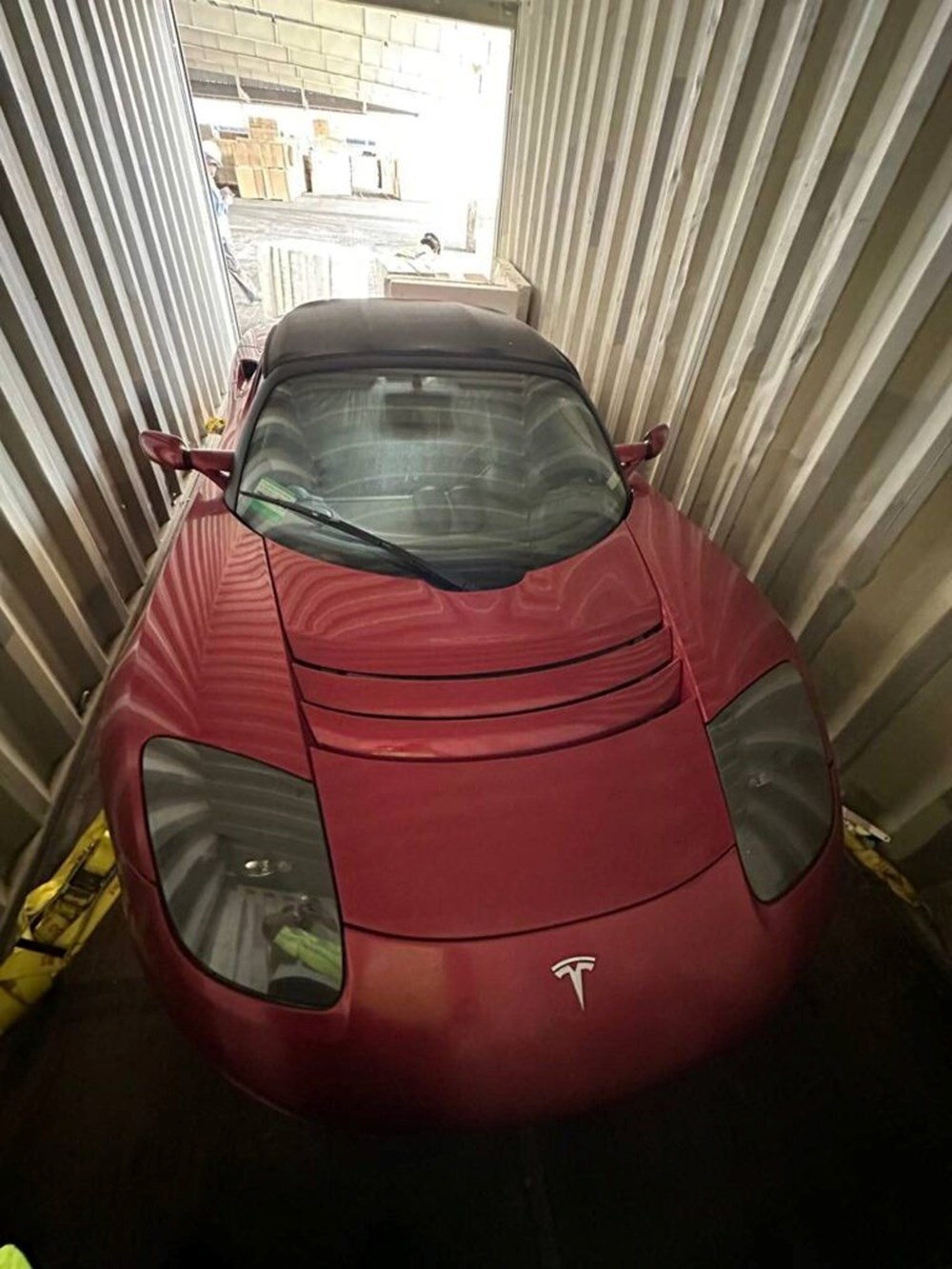 Çin'de terk edilen Tesla Roadster'lara 2 milyon dolarlık teklif - 1