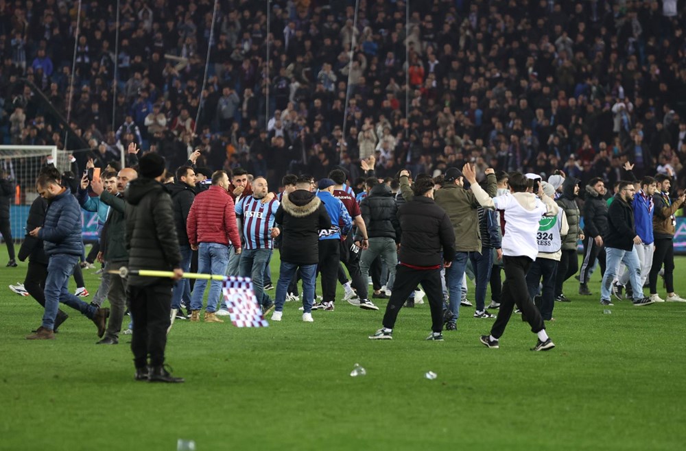 Trabzonspor - Fenerbahçe maçının ardından çıkan olaylar Avrupa basınında - 3