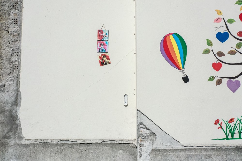 Hatıralar yan binanın duvarında asılı kaldı - 10