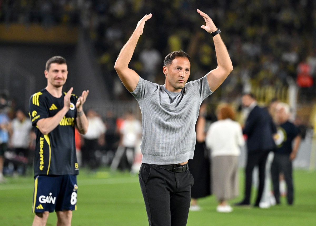 Fenerbahçe Teknik Direktörü Domenico Tedesco, Alanyaspor maçı öncesi taraftarları böyle selamlamıştı.