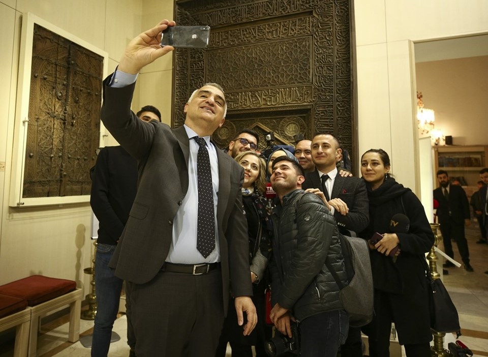 Kültür ve Turizm Bakanı Ersoy: Ziyaretçiler arttı (Müzede Selfie Günü) - 1