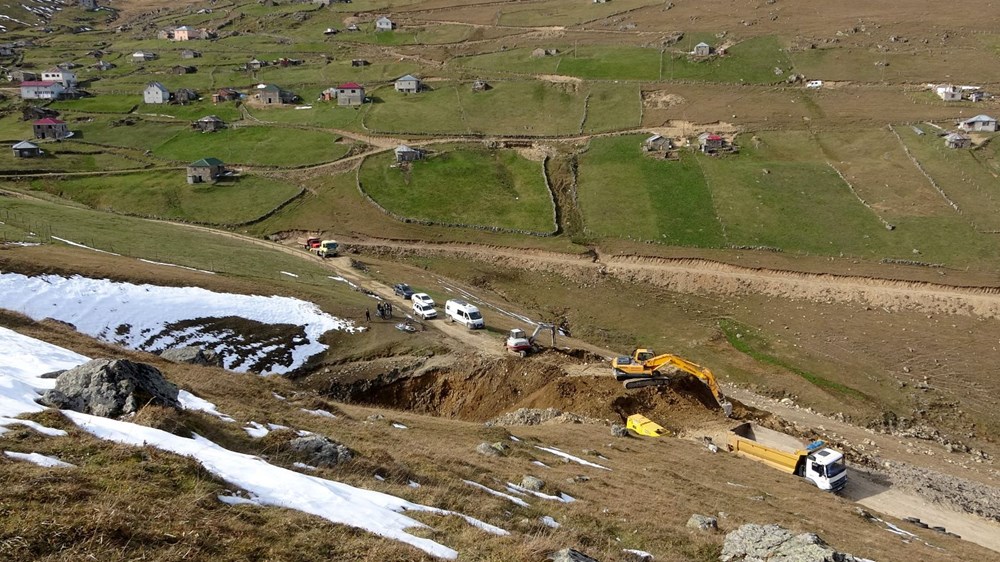 Gümüşhane'de 12 bin yıllık Dipsiz Göl define kazısı ile kurutuldu
