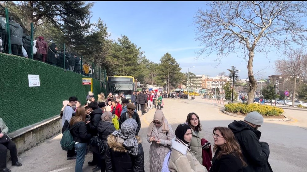 Çileli Bekleyiş: Arıza Trafiği Felç Etti 74 6ecWCji6 UC87LbXDyZVhQ