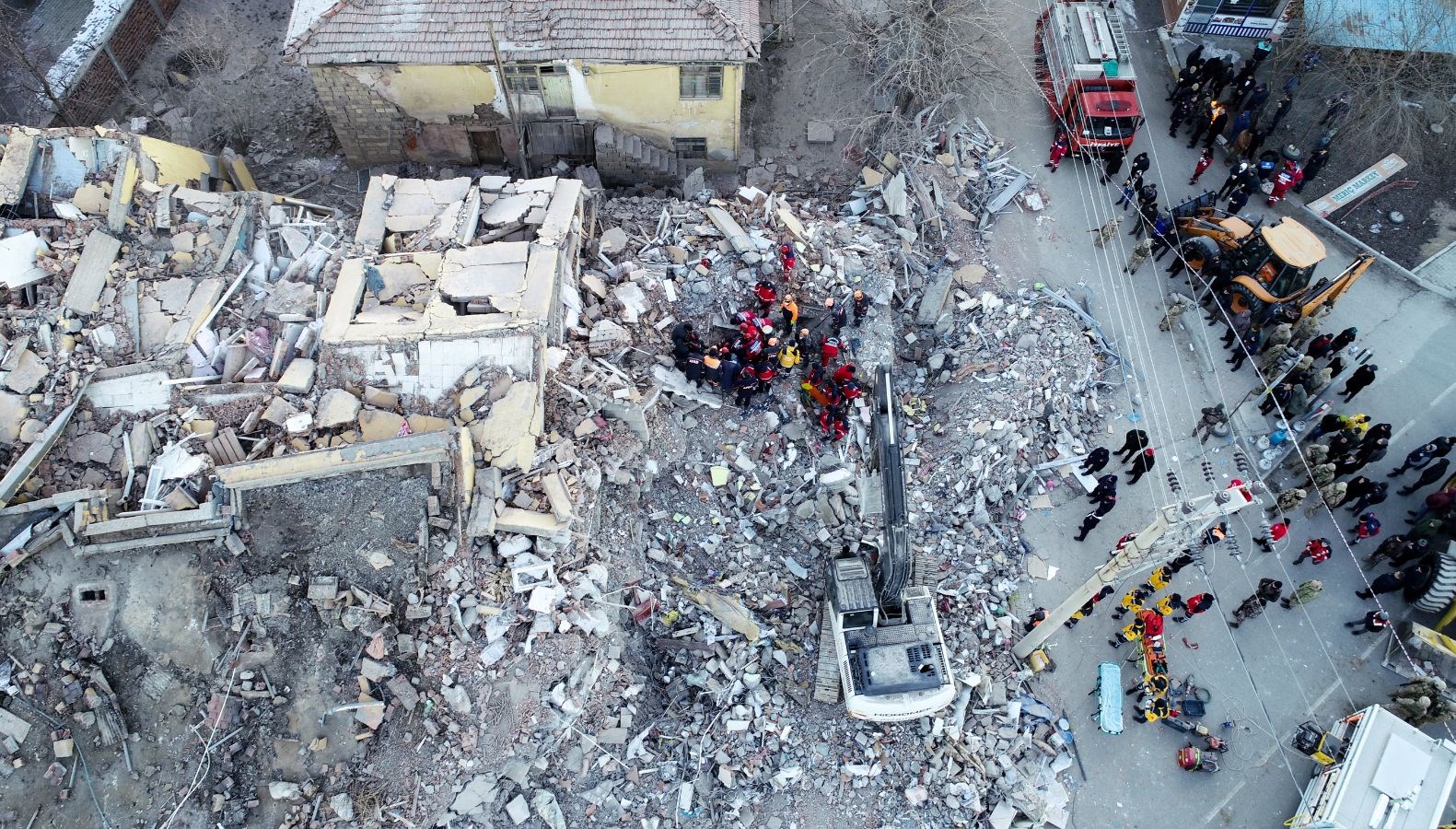 Elazığ'da 6,8'lik Deprem (Bölgeden Son Fotoğraflar) - Son Dakika ...