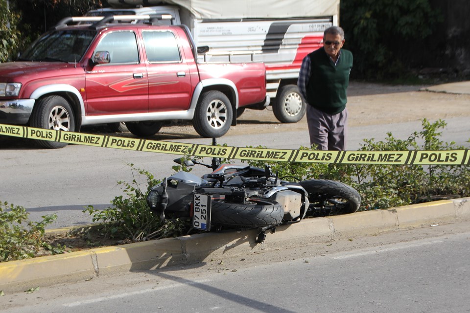Antalya’da iki motosiklet çarpıştı: 1 ölü, 1 ağır yaralı - 1