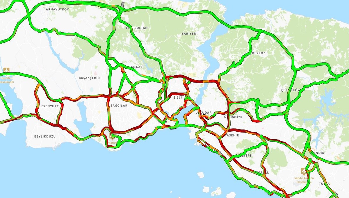 İstanbul'da yağmur trafiği: Yoğunluk yüzde 83'e ulaştı İstanbul'da yağmur trafiği: Yoğunluk yüzde 83'e ulaştı