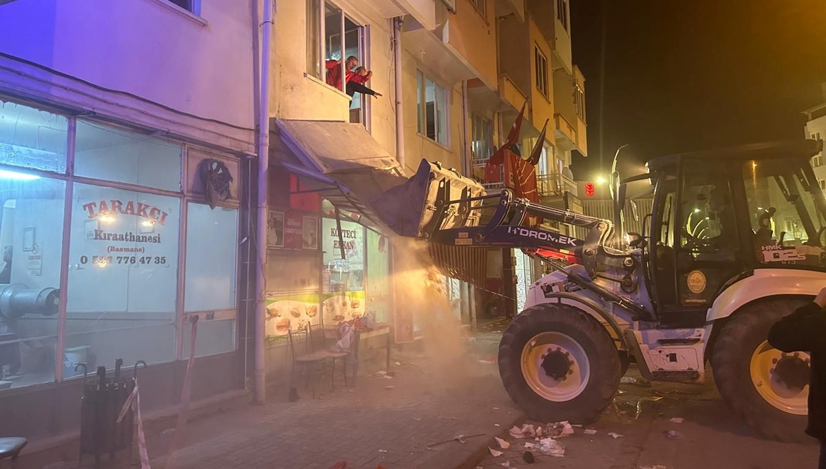 Seçim kutlamasında balkon çöktü