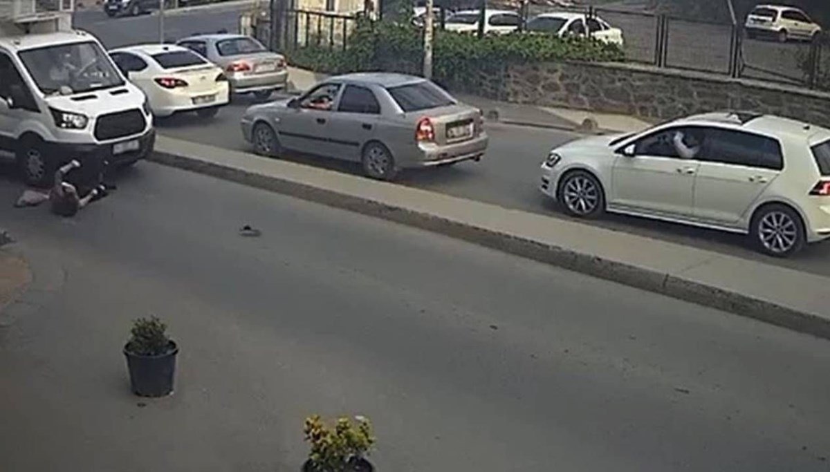 Kamyonetin altında kaldı