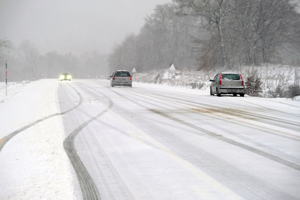 Trakya'da kar yağışı: Ulaşım güçlükle sağlanıyor - 18