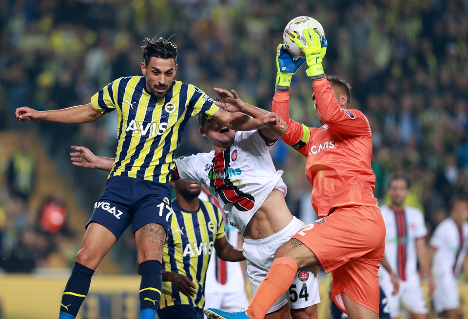 SON DAKİKA: Kadıköy'de 9 gollü düelloda kazanan Fenerbahçe - 1